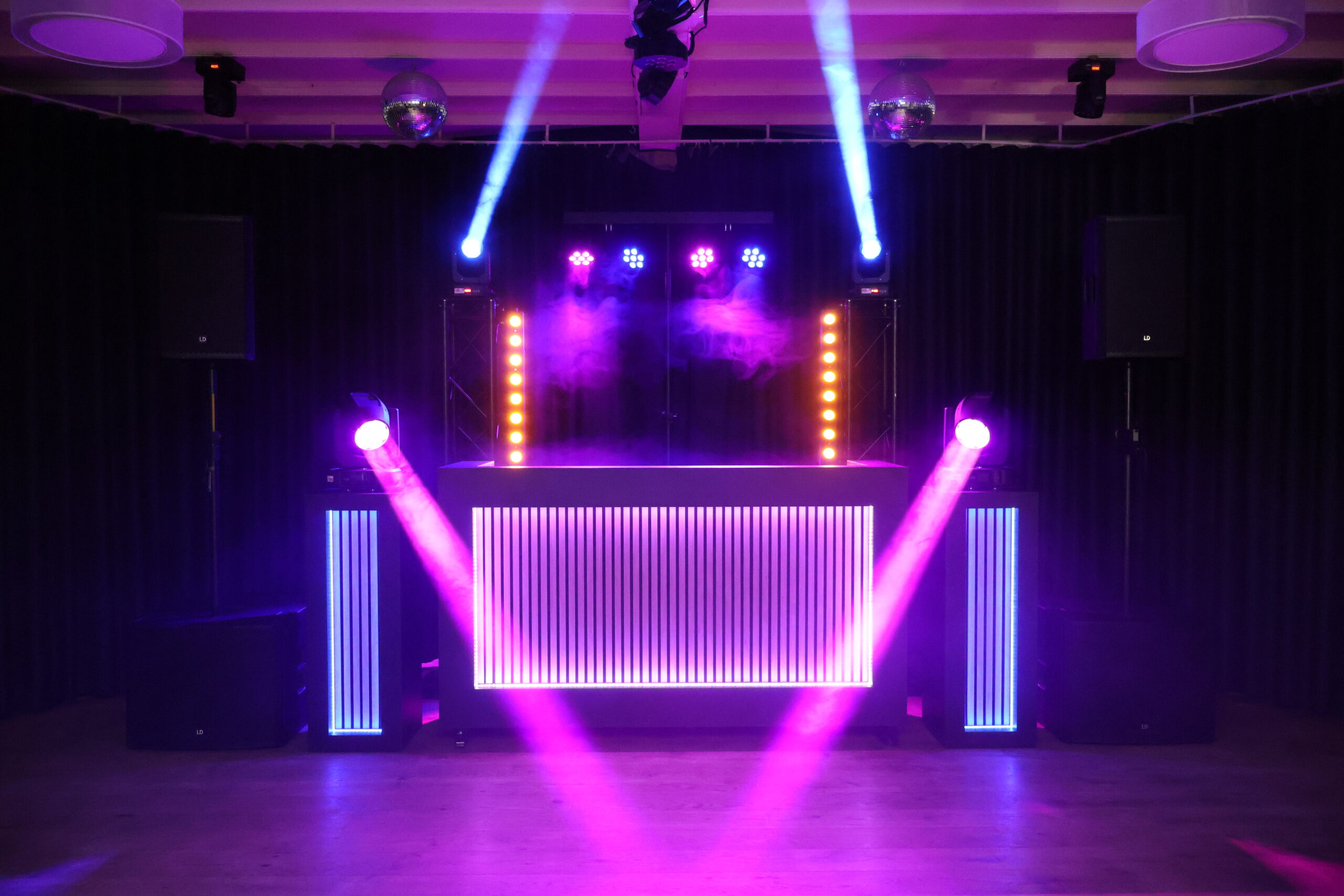 Deluxe Show